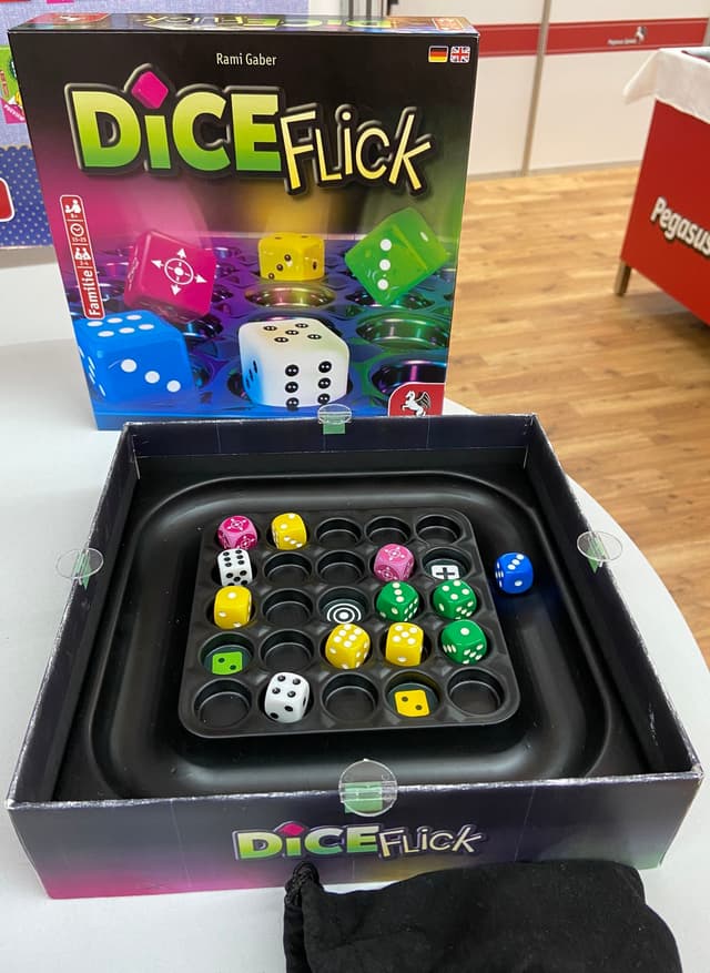 Portada juego de mesa Dice Flick