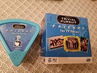 Portada juego de mesa Trivial Pursuit: Friends